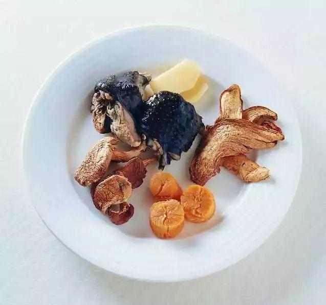 藥 食 同 源 藥 食 同 源